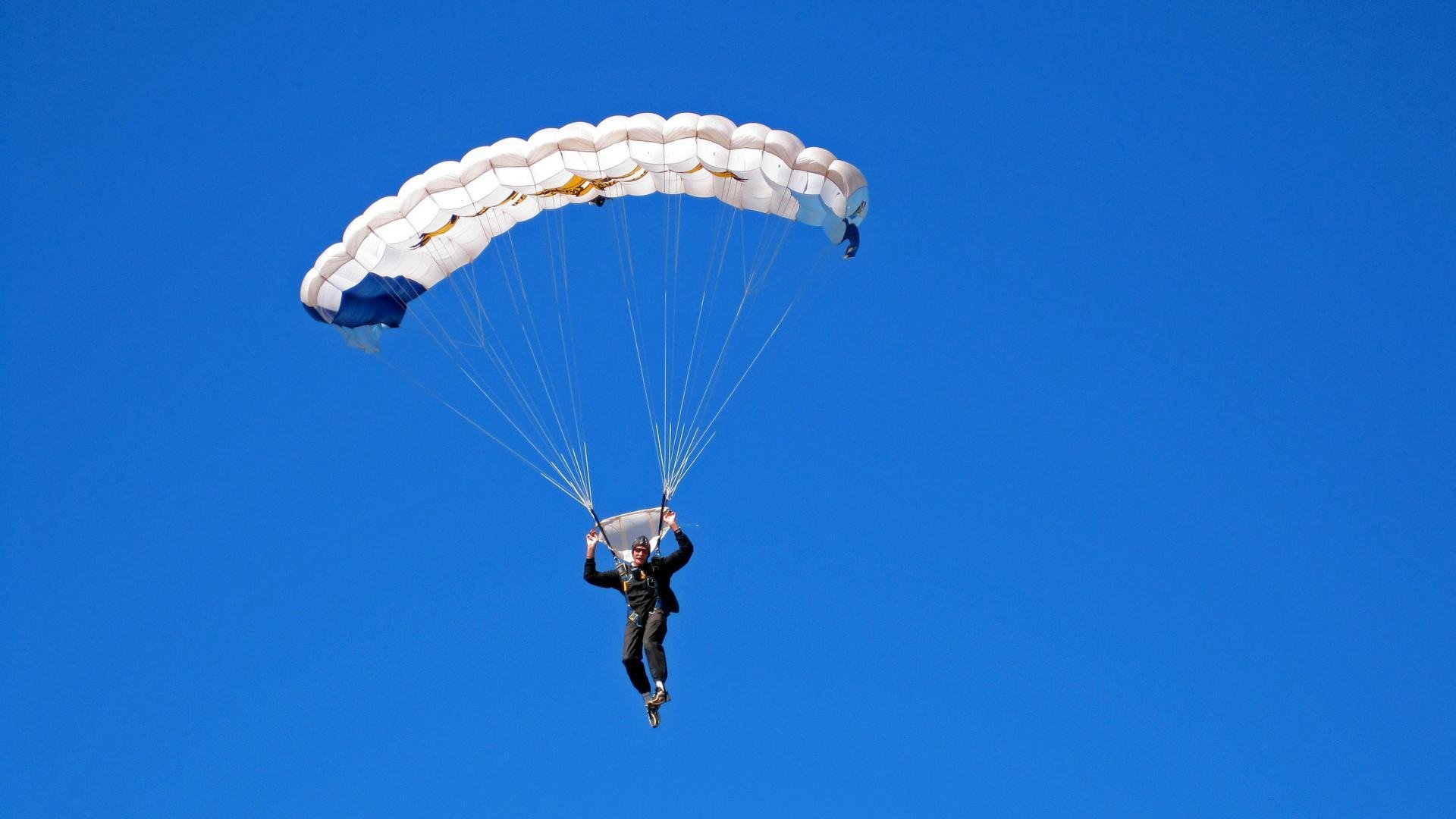 _热火铁血防守，击退对手反扑_，热血铁军